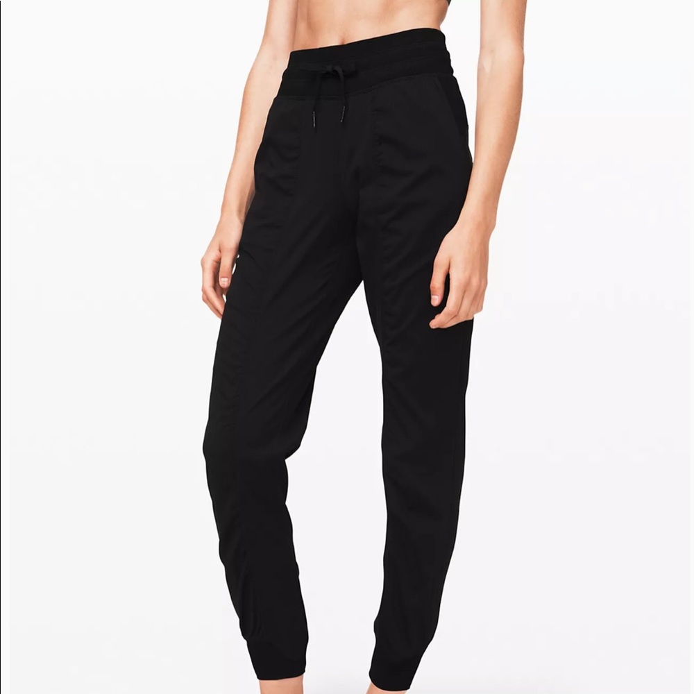 LuLu Lemon Dance Studio Jogger Black   Size 10 - like new
